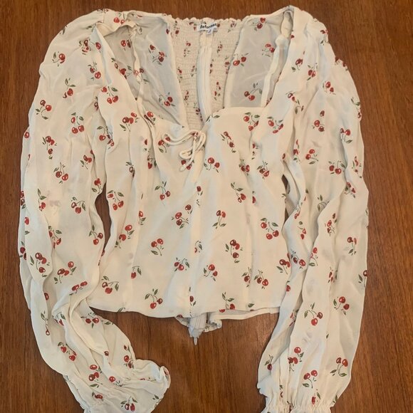 Chase Cherry Print Sweetheart Crepe Top in Cherry Pit, size 6 - Picture 4 of 11